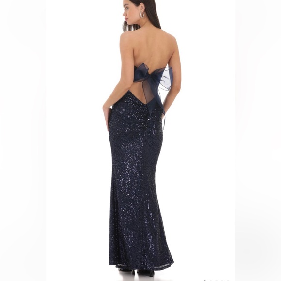 Navy Blue gown - Picture 2 of 2